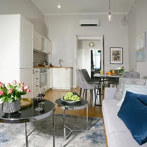 Gem By Castle Apartment